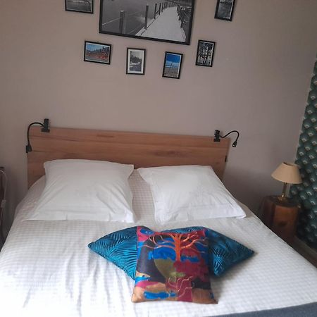 Aux Glycines Bed & Breakfast Marcilly-Ogny Екстериор снимка