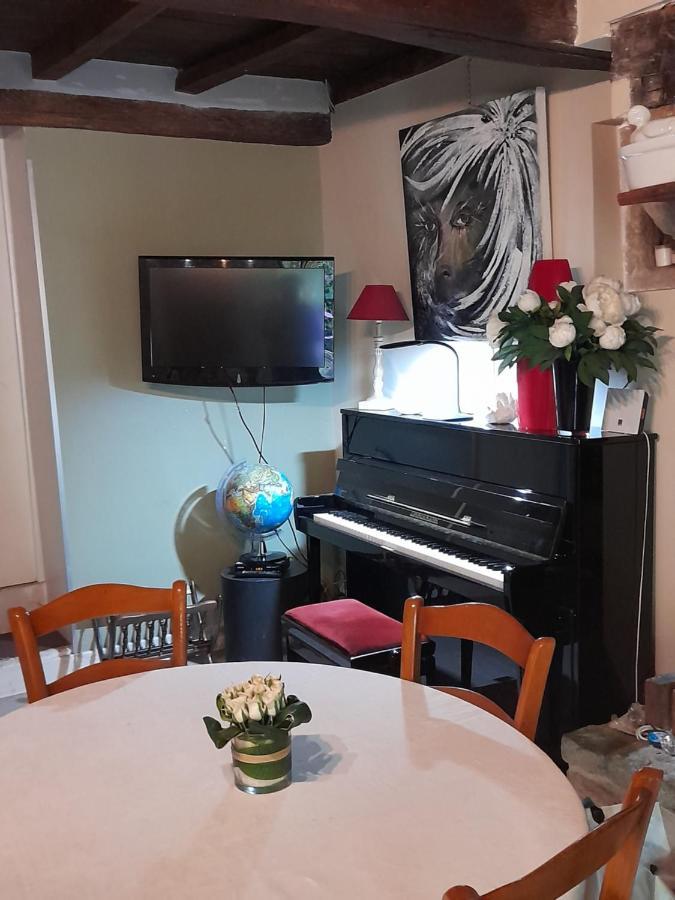 Aux Glycines Bed & Breakfast Marcilly-Ogny Екстериор снимка